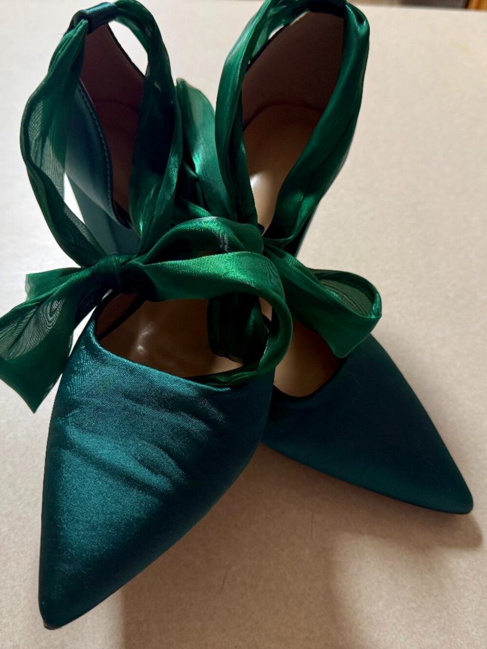 Women’s Elegant Pointed Green Satin Heels with Bow Ankle Closure Size 11